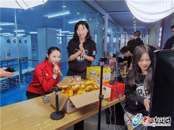 供应北京冬奥产品是这样炼成的世界花滑冠军探秘盼盼食品工厂